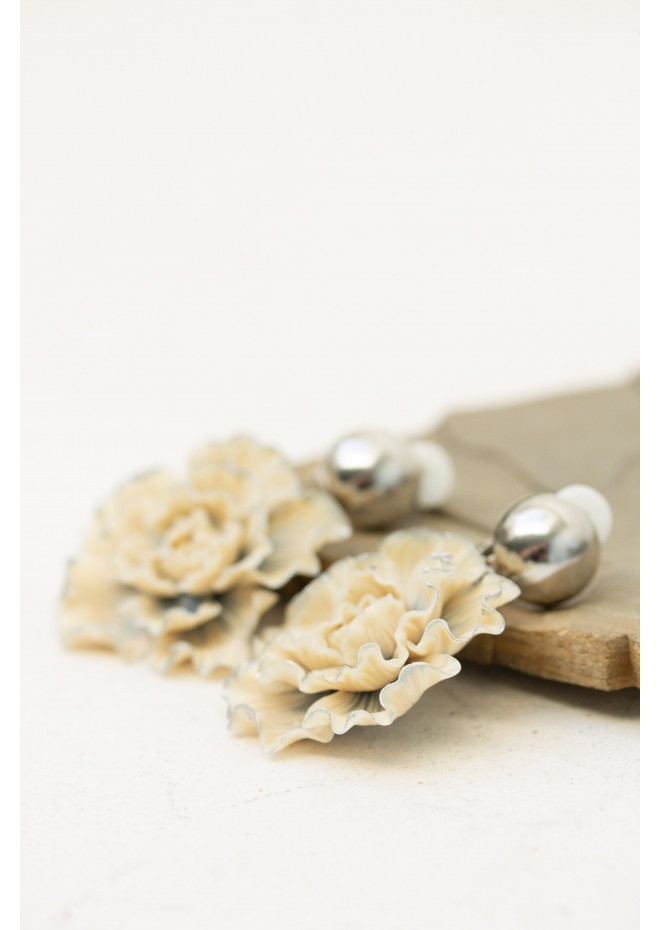 Handmade Beige Floral Clip-On Earrings – Elegant & Comfortable