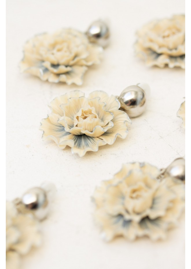 Handmade Beige Floral Clip-On Earrings – Elegant & Comfortable