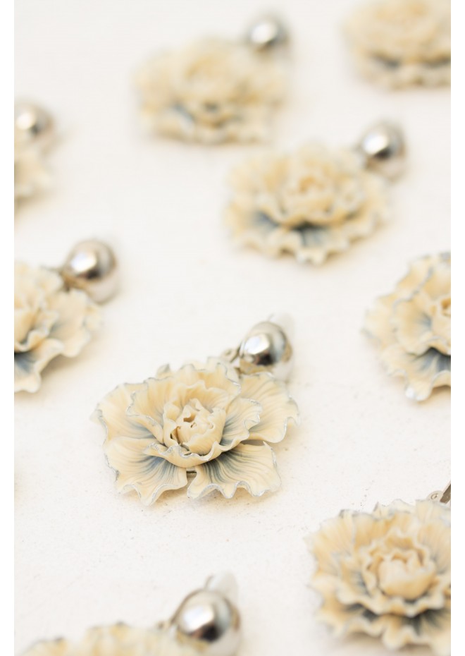 Handmade Beige Floral Clip-On Earrings – Elegant & Comfortable