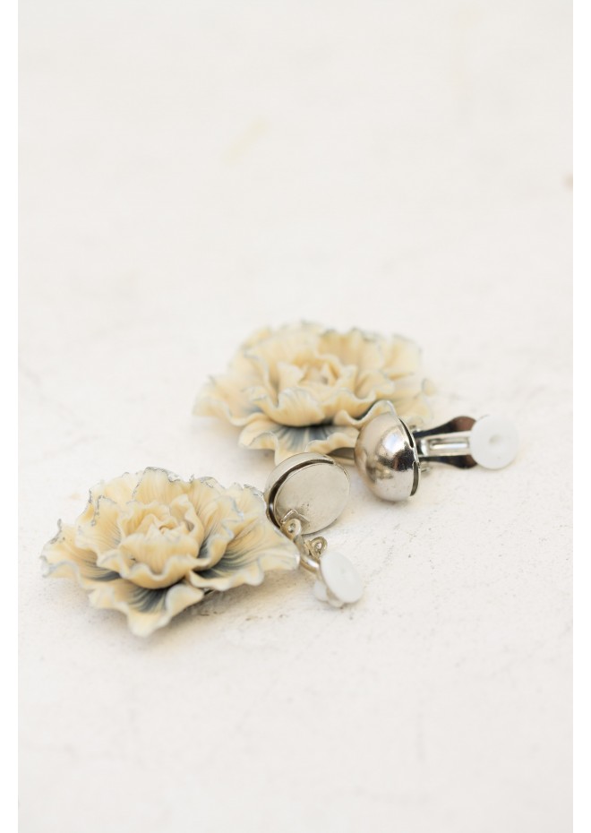 Handmade Beige Floral Clip-On Earrings – Elegant & Comfortable