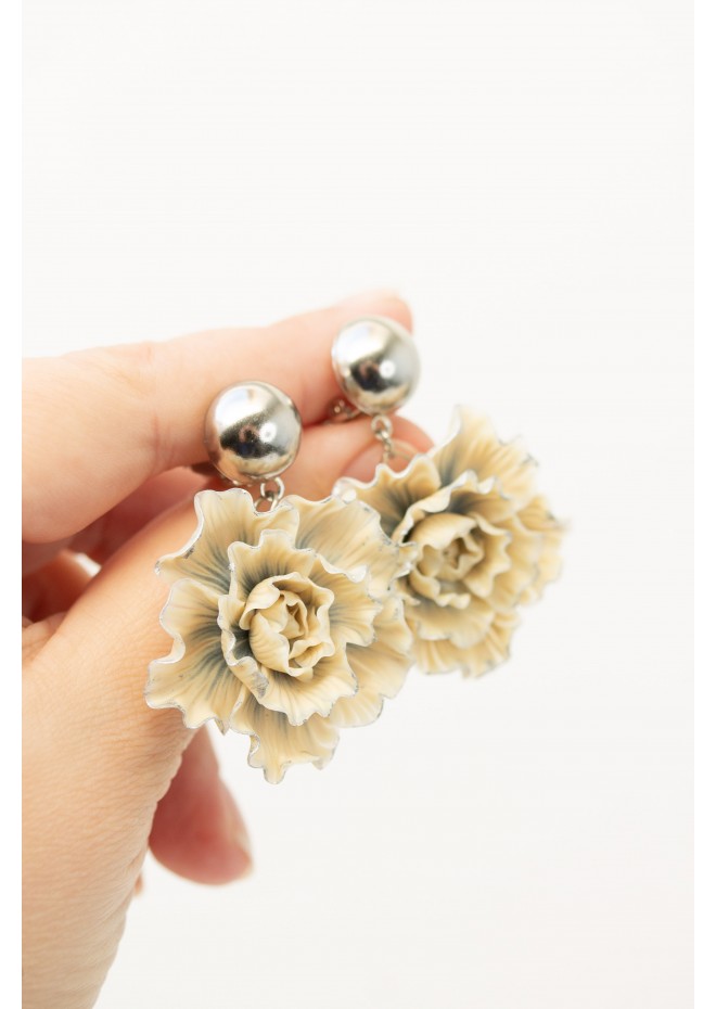 Handmade Beige Floral Clip-On Earrings – Elegant & Comfortable