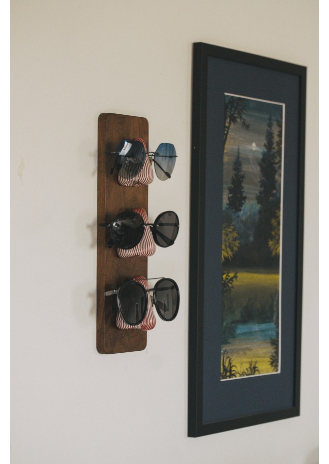 Striped Brown Nose Stand for Glasses and Sunglasses (Wall-mounted or Desk-mounted)