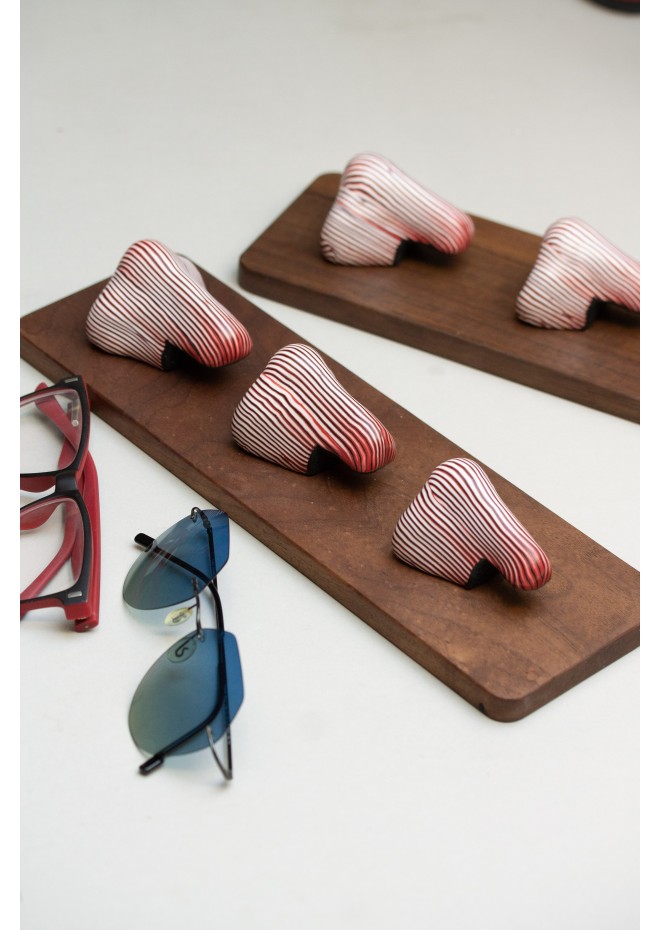 Striped Brown Nose Stand for Glasses and Sunglasses (Wall-mounted or Desk-mounted)