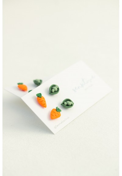 Mini Vegetable Stud Earrings Set – Carrots & Pea Pods, Hypoallergenic Jewelry for Sensitive Ears